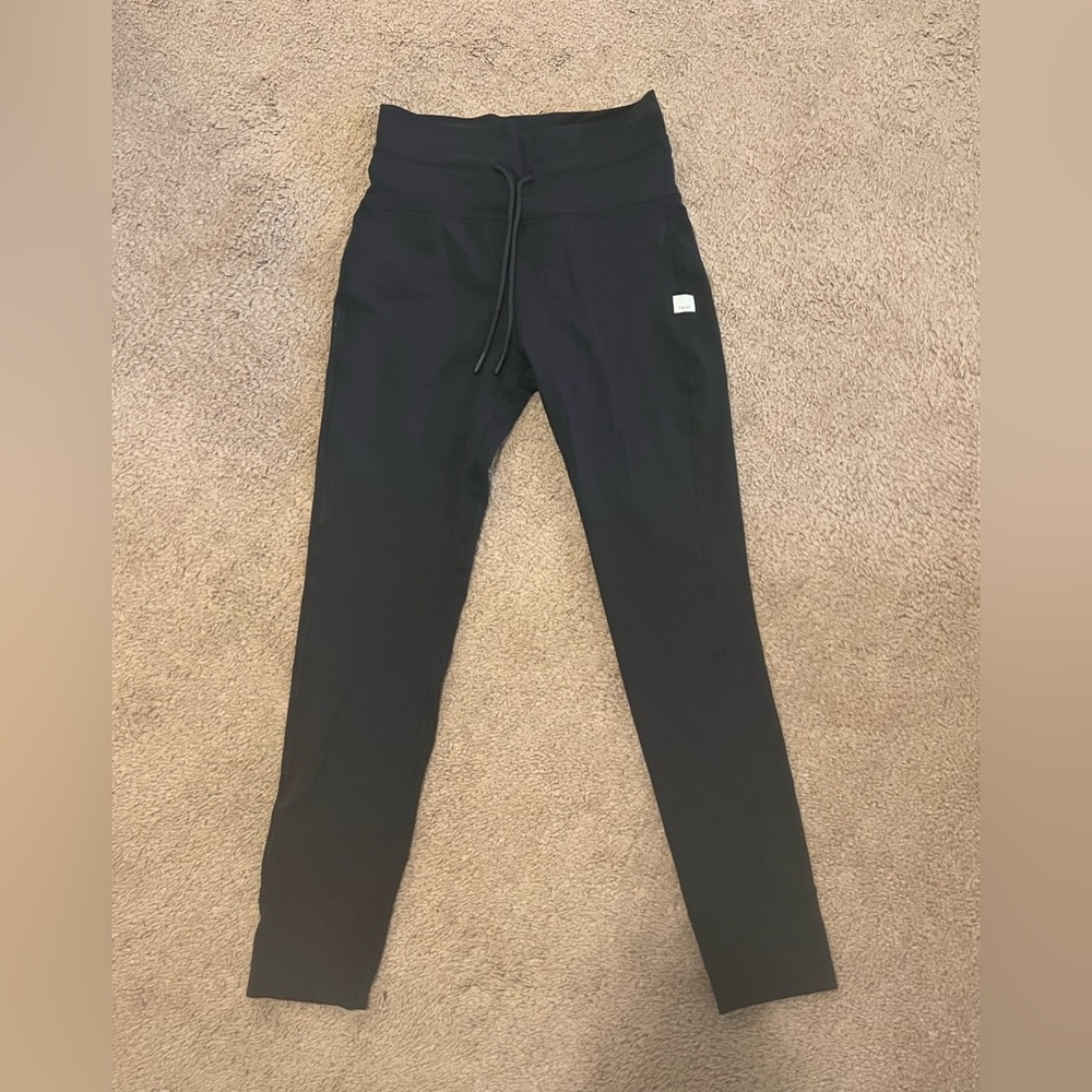 NWT Vuori Daily Leggings